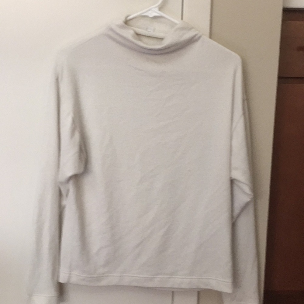Uniqlo White Turtleneck